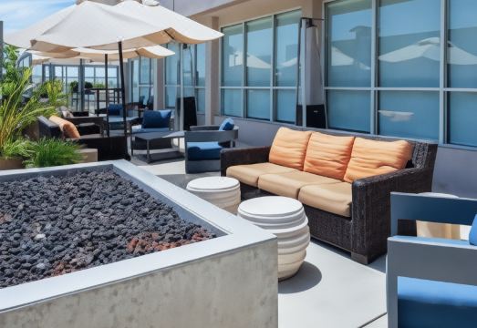 4. 힐튼 가든 인 ..