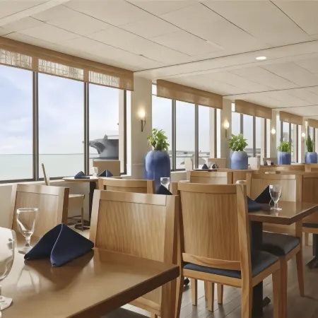 DoubleTree by Hilton Corpus Christi Beachfront