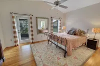 Resort Home w/Lanai - 1 mile from Shark Tooth Beach!