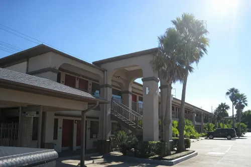 Oxford Inn and Suites NASA