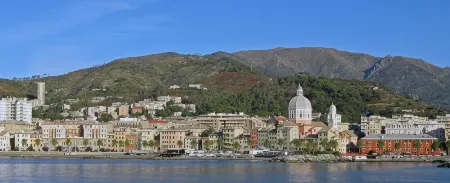 Vacation House Genoa Pegli - car parking - 2 steps from the sea Отели в г. Pegli