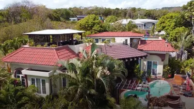 SILVER SAND ESTATE 5br 5.5ba Villa /.1 mi  walk to Beach/PRIVATE CHEF & POOL  호텔