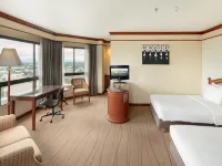Centara Riverside Hotel Chiang Mai Hotel berhampiran Jambatan Meng Memorial