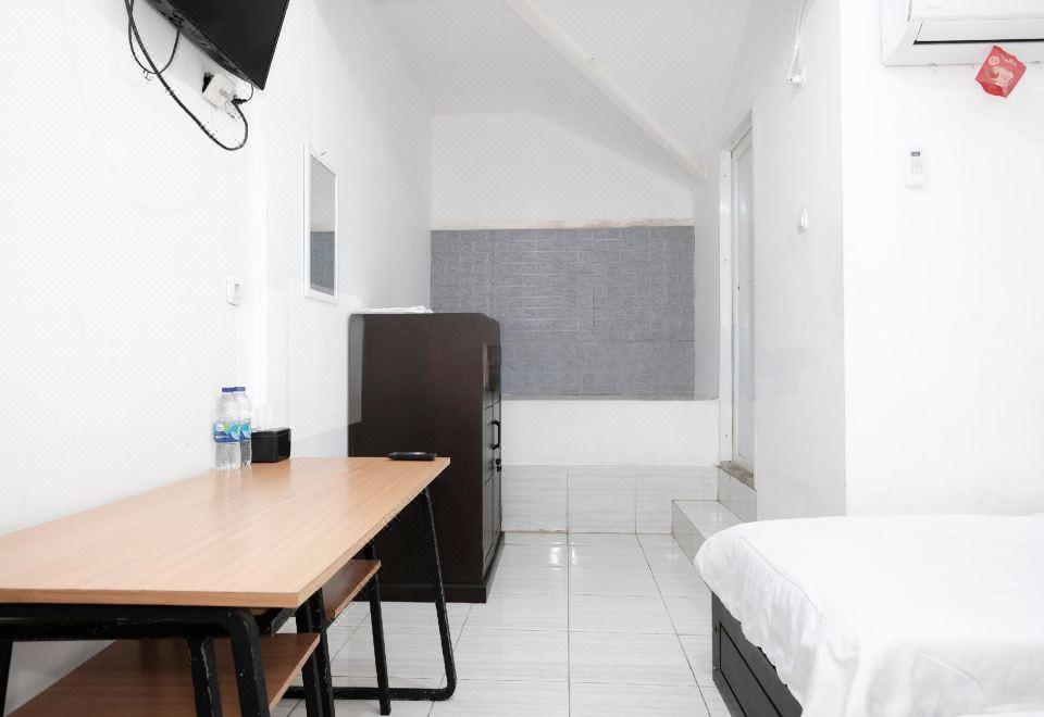 Katup Guest House Syariah Mitra RedDoorz - Housity