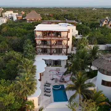 Beach Front Hotel Boutique DK House