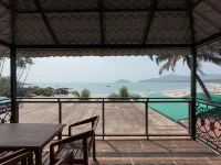 Marron Sea View Resort Hotels in Canacona