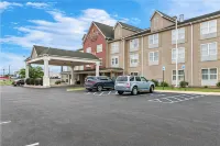 Country Inn & Suites by Radisson, Chambersburg, PA - parking