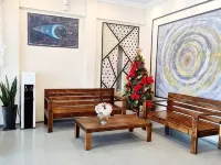 Pine Lodge BY EVR Previously YSS indrawasih โรงแรมในเซ็นทรัลเซอเบอรังเปอไร