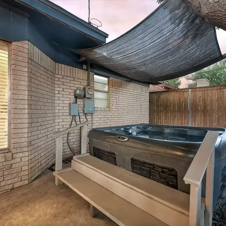 Red Raider House + Hot Tub + Game Room + 4Br Sleeps 18 + Central Lbk
