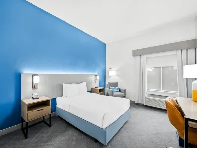 Comfort Inn East Hotels near Warren Township