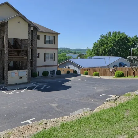 Lakeview Penthouse, Amazing Views—3BR/2BA Relax in Branson Condo, Indian Point