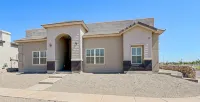 Large Modern Mid-Century Getaway 5 Bed Rooms Outdoor Grille - 4-Star