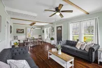 Charming 4 bedroom farmhouse with large backyard for entertaining!