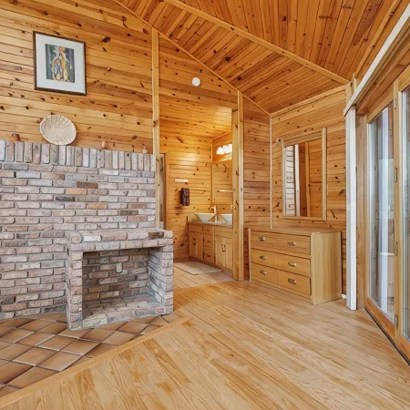 The Dakota Hogan –  4-Bedroom Mountain Retreat with Panoramic Black Hills Views