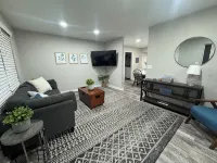 Modern 5Br SLC Home w/ Foosball, Smart TVs & Office, Near Downtown & Canyons - 3星級