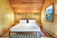 Modern 3BR Alpine Cabin, Mtn Views, Deck, Nearby Lakes and Purgatory Skiing