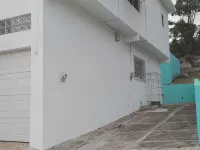 Beautiful One Bedroom with WiFi in Brumalia Mandeville, Manchester マンデビルのホテル