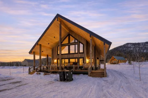 Bison Creek Lodge+WiFI+AC+10Miles2YNP - 4-Star