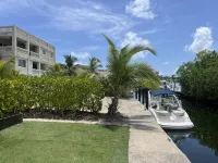 Oceanside Retreat with Canal Access, Key Largo!