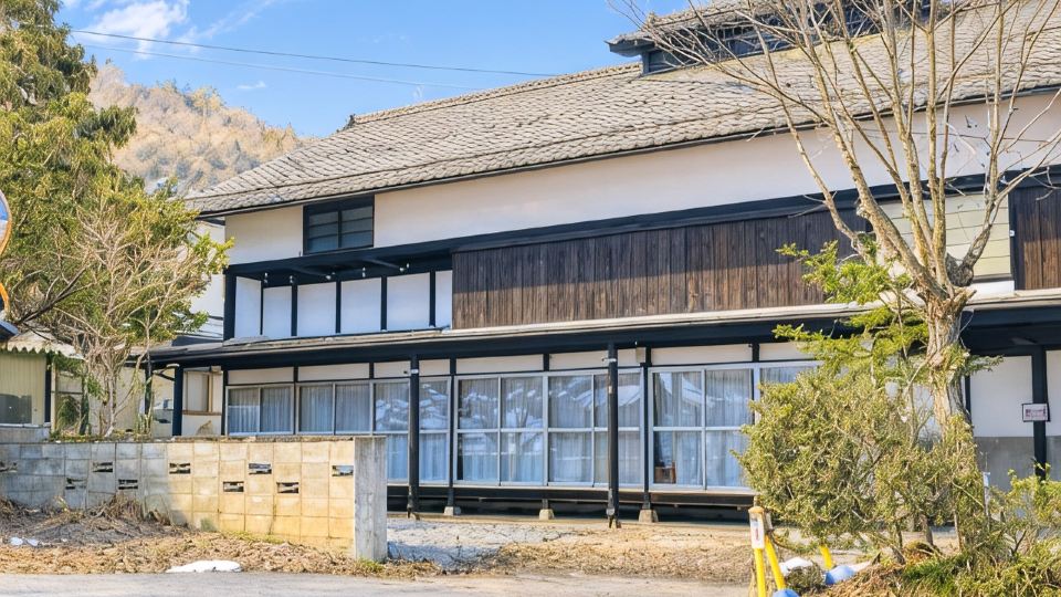 KOMINKA HAKUBA