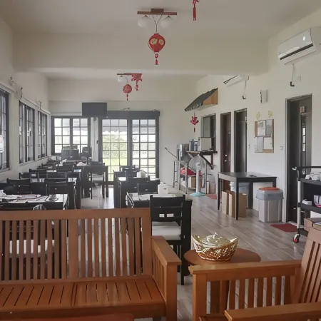 Yi-Xiang Yuan Guest House Отели рядом с достопримечательностью «Ранчо Жуйсуй»