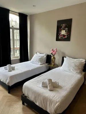 Hotel 83