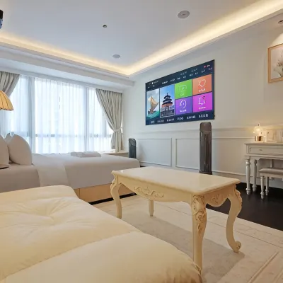 RNF Romantic French Elegant Style # Movie-Themed Surround Sound # Private Movie Theater Hotels in der Nähe von Einkaufszentrum R&F Mall