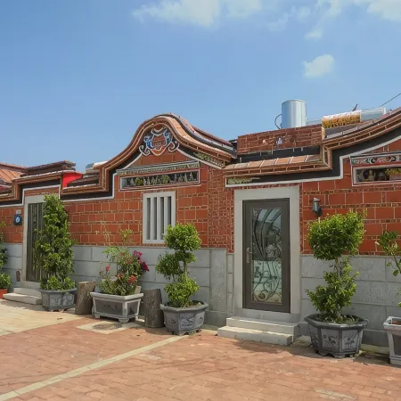 Antique Courtyard B&B