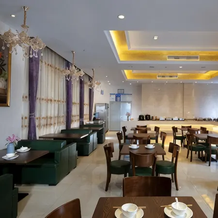 Vienna Hotel (Ruyuan Yao Culture Square)