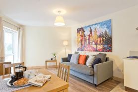 Broc House Suites
