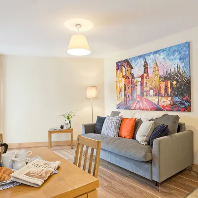 Broc House Suites โรงแรมใกล้ศูนย์การค้าดันดรัม