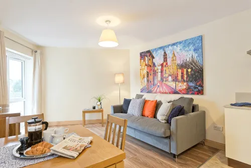 Broc House Suites - Apartments