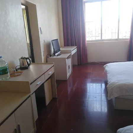 Xuanwei Shenghui Business Hotel