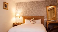 Cambridge Tainan Hotel