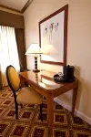 Embassy Hotel - parking