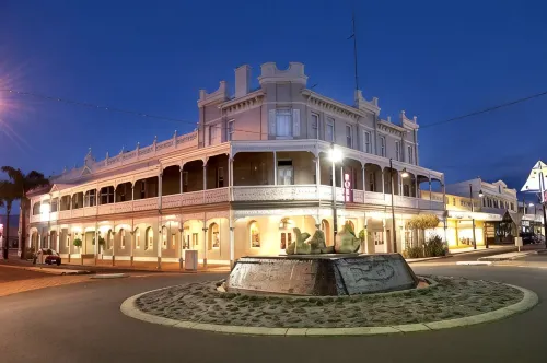 The Rose Hotel & Motel