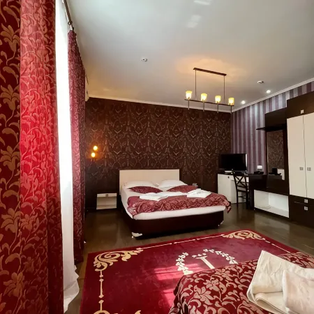 Iris Hotel