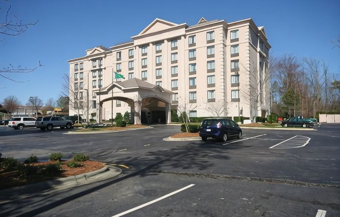 Holiday Inn & Suites RALEIGH-CARY (I-40 @WALNUT ST) by IHG
