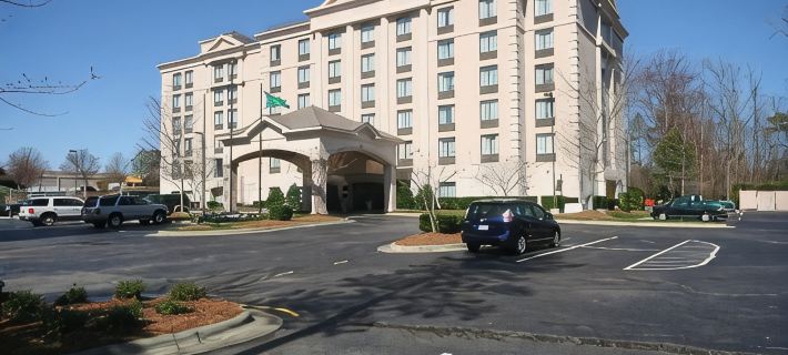 Holiday Inn & Suites RALEIGH-CARY (I-40 @WALNUT ST) by IHG Hotéis em Wake County