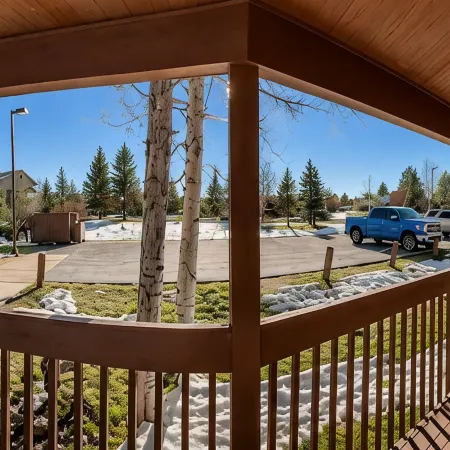 Talisman Amazing Views!! Walk to Uptown: Sleeps 4