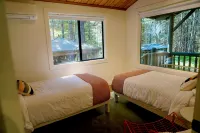 'Grøn Flugt' - Hot Tub, EV Charger, Woodstove, Full AC, Dogs OK, Outdoor Firepit