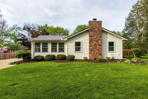 Family House: Pool, Games & Boat Parking