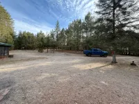 Charming 2-bedroom cabin with WiFi, AC near ATV routes, & Rock Dam Lake.