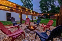 4 mins to LU • Cozy Home • Game Room • Fire Pit - 4-Star