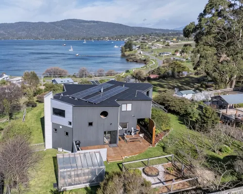 Quarry Hill Lookout ..... scenic views, luxurious amenities, relaxing atmosphere Hotels in Geeveston
