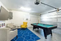 Heated Private Pool + Game Room | Family & Group Favorite | Beach Minutes Away - 부티크