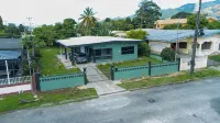Comfortable 3-bedroom house AC TV in rooms WiFi laundry fully equipped kitchen Hotels in 