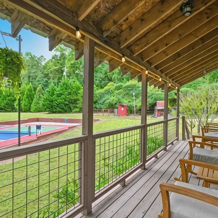 Authentic Cherokee Cabin Farm: Pickleball, Firepit, Swing, Creeks, Grills