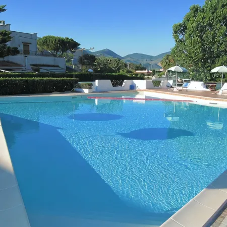 EXCLUSIVE APARTMENT WITH SWIMMING POOL 4 BEDS Free WIFI
