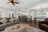 Huge Family Home in Lake Geneva. Sleeps 10 Pet Friendly! - 4-Star